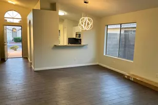 2240 E Aire Libre Ave, Phoenix, AZ 85022 - Photo 9