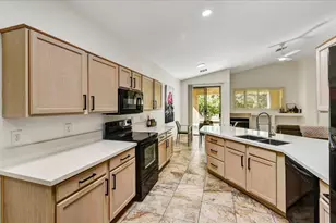 3247 E Maldonado Dr, Phoenix, AZ 85042 - Photo 7