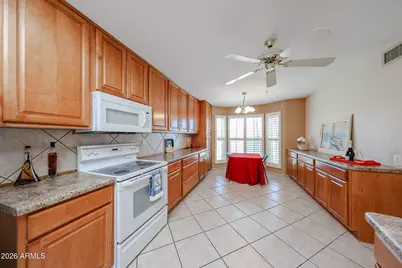 11009 W Jacaranda Drive, Sun City, AZ 85373 - Photo 13