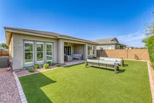 2831 E Los Gatos Dr, Phoenix, AZ 85050 - Photo 33