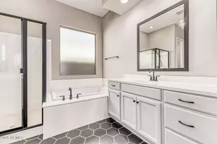 2831 E Los Gatos Dr, Phoenix, AZ 85050 - Photo 17