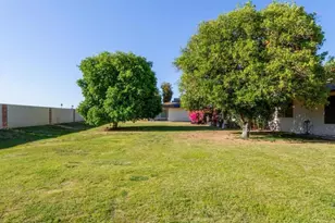 18842 N Lakeforest Dr, Sun City, AZ 85373 - Photo 27