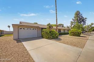 18842 N Lakeforest Dr, Sun City, AZ 85373 - Photo 1