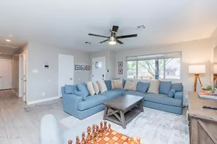 5541 E Cheery Lynn Rd, Phoenix, AZ 85018 - Photo 13