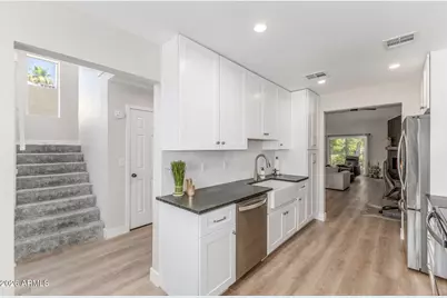 11629 N 40th Way, Phoenix, AZ 85028 - Photo 13