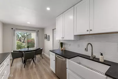 11629 N 40th Way, Phoenix, AZ 85028 - Photo 15