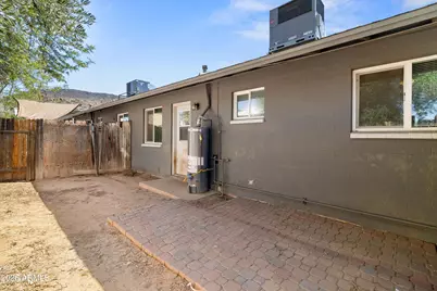 1638 W Desert Cove Avenue W #b, Phoenix, AZ 85029 - Photo 13