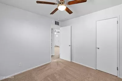 1638 W Desert Cove Avenue W #b, Phoenix, AZ 85029 - Photo 11
