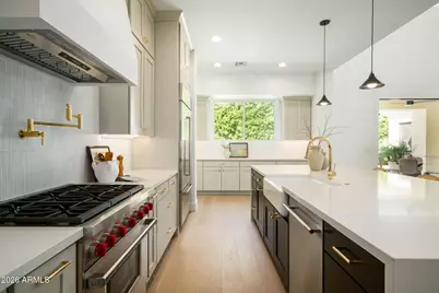 3912 E Crittenden Lane, Phoenix, AZ 85018 - Photo 9