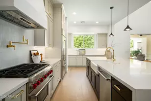 3912 E Crittenden Ln, Phoenix, AZ 85018 - Photo 9