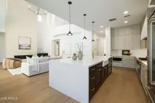 3912 E Crittenden Ln, Phoenix, AZ 85018 - Photo 13