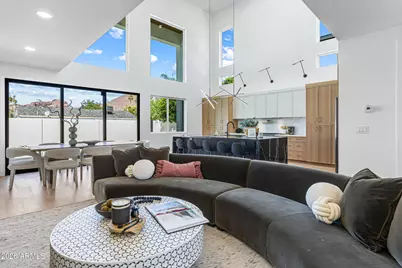 4852 E Piccadilly Road, Phoenix, AZ 85018 - Photo 17