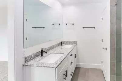 4656 S 38th Lane, Phoenix, AZ 85041 - Photo 11