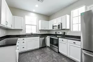 2403 W Dusty Wren Dr, Phoenix, AZ 85085 - Photo 9