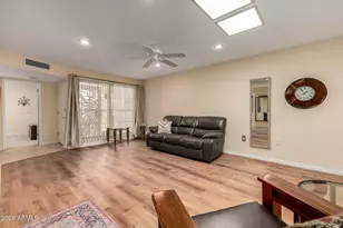 17422 N 102nd Dr, Sun City, AZ 85373 - Photo 7