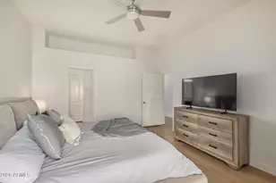 2725 E Mine Creek Rd, Phoenix, AZ 85024 - Photo 19