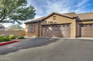 2725 E Mine Creek Rd, Phoenix, AZ 85024 - Photo 5