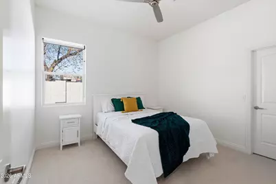 1822 W El Caminito Drive, Phoenix, AZ 85021 - Photo 29