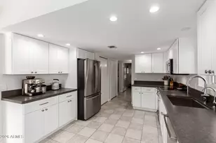 3827 E Larkspur Dr, Phoenix, AZ 85032 - Photo 9