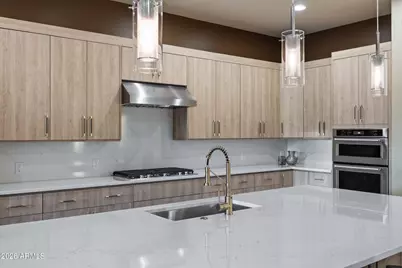 355 E Maryland Avenue, Phoenix, AZ 85012 - Photo 11