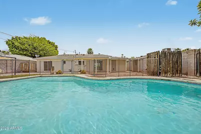 210 E El Camino Drive, Phoenix, AZ 85020 - Photo 29