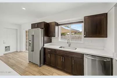 210 E El Camino Drive, Phoenix, AZ 85020 - Photo 15