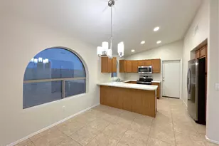 1051 S Honeysuckle Ln, Gilbert, AZ 85296 - Photo 5