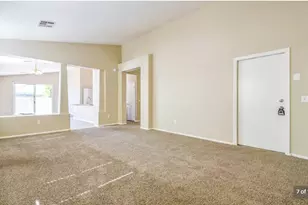 7002 S 40th Ln, Phoenix, AZ 85041 - Photo 9