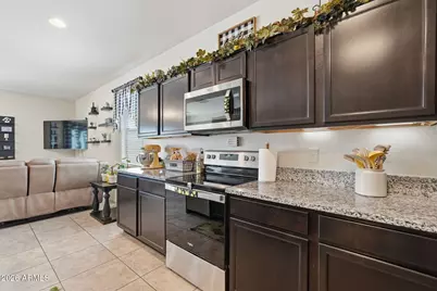 3013 S 78th Drive, Phoenix, AZ 85043 - Photo 5