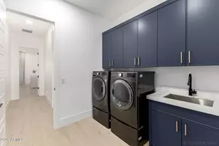 4423 W Park View Ln, Glendale, AZ 85310 - Photo 33