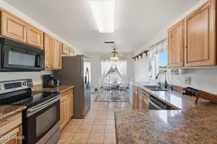 10121 W Montecito Ave, Phoenix, AZ 85037 - Photo 3