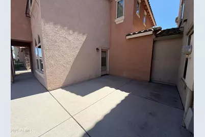 7763 W Pipestone Place, Phoenix, AZ 85035 - Photo 9