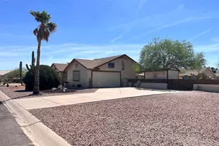 10361 W Buena Vista Dr, Arizona City, AZ 85123 - Photo 9