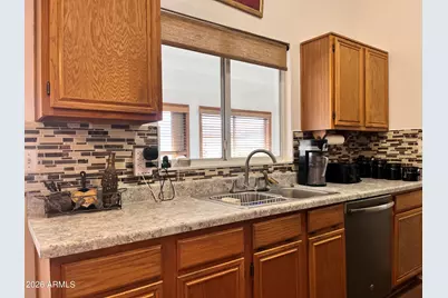 10361 W Buena Vista Drive, Arizona City, AZ 85123 - Photo 25
