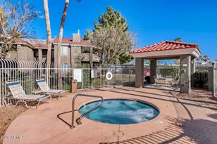 2929 W Yorkshire Dr, Phoenix, AZ 85027 - Photo 15