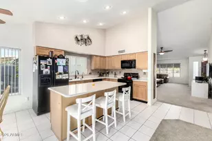 11622 N 76th Dr, Peoria, AZ 85345 - Photo 9