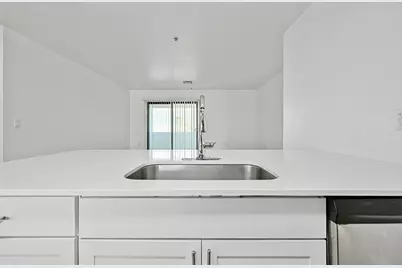 3065 N 67th Avenue #Apt 203, Phoenix, AZ 85033 - Photo 19