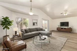 417 N Shaylee Ln, Gilbert, AZ 85234 - Photo 9