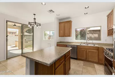 10925 W College Drive, Phoenix, AZ 85037 - Photo 11