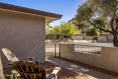 138 W Surrey Avenue, Phoenix, AZ 85029 - Photo 3