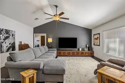 138 W Surrey Avenue, Phoenix, AZ 85029 - Photo 5