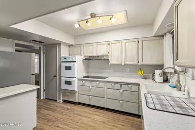 17670 N Del Webb Boulevard, Sun City, AZ 85373 - Photo 13