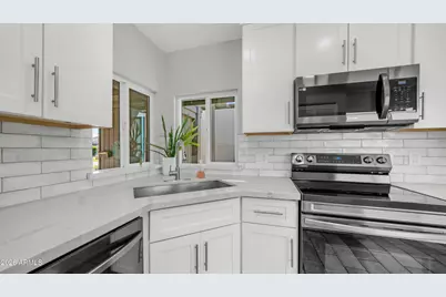 610 E Royal Palm Square N, Phoenix, AZ 85020 - Photo 3