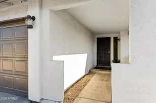 571 W Myrna Ln, Chandler, AZ 85225 - Photo 5