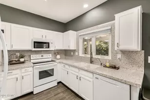 13648 W Utica Dr, Sun City West, AZ 85375 - Photo 11