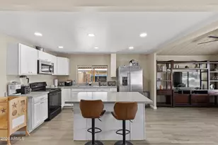 10817 W Sack Dr, Peoria, AZ 85373 - Photo 27