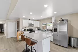 10817 W Sack Dr, Peoria, AZ 85373 - Photo 3