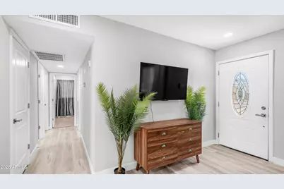 5238 W Acapulco Lane, Glendale, AZ 85306 - Photo 9