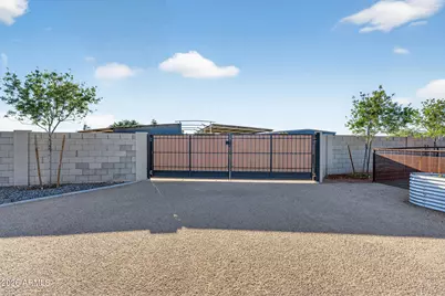 1124 E Loveland Lane, San Tan Valley, AZ 85140 - Photo 9