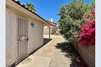 2914 E Woodland Drive, Phoenix, AZ 85048 - Photo 3